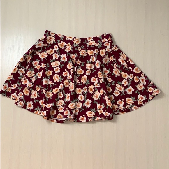 🌼3/$30🌼 Floral A-line Skirt Set - Picture 3 of 4